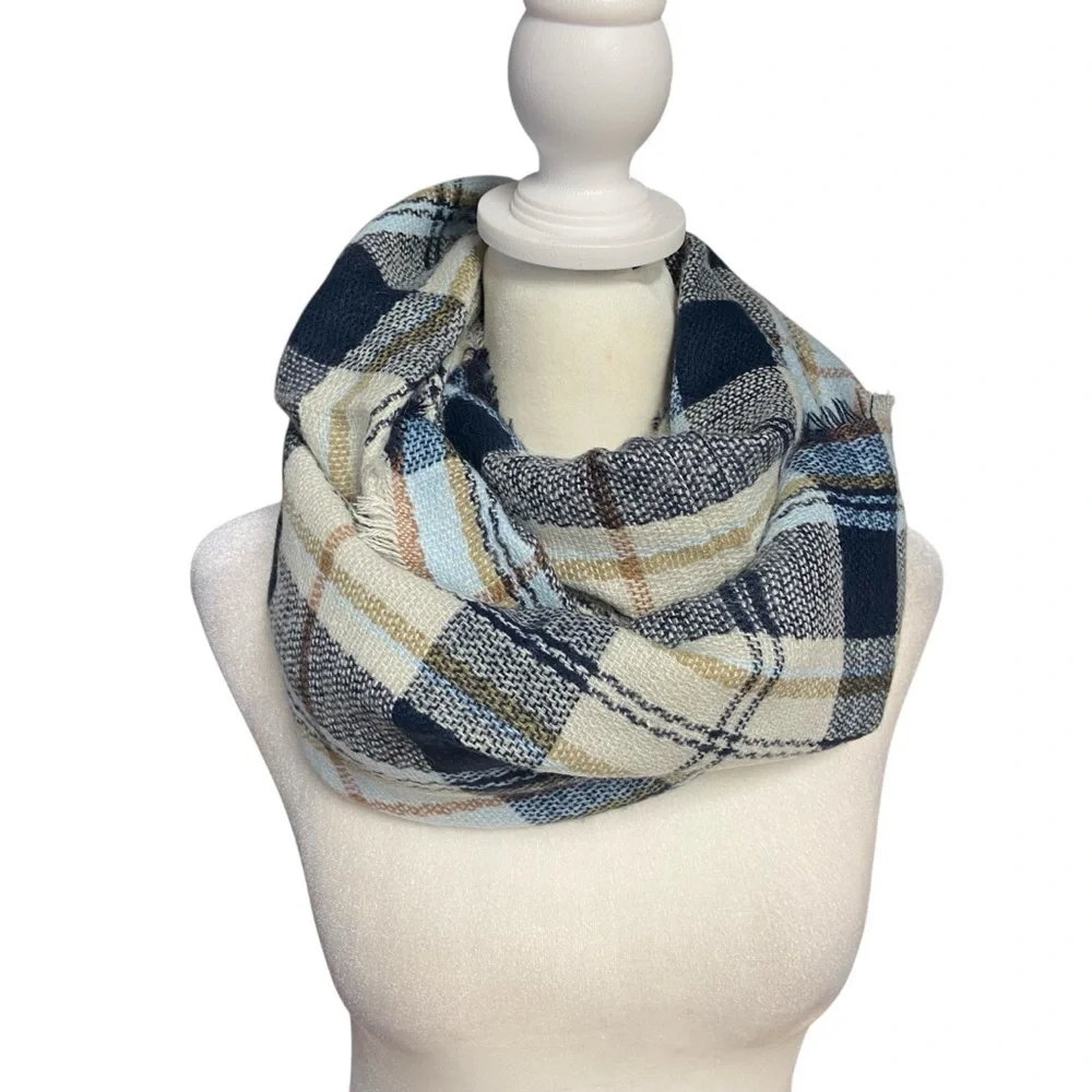 Look by M Rosarita Infinity Scarf OS Navy Cream Tan Plaid  Wool Blend Fall NWT